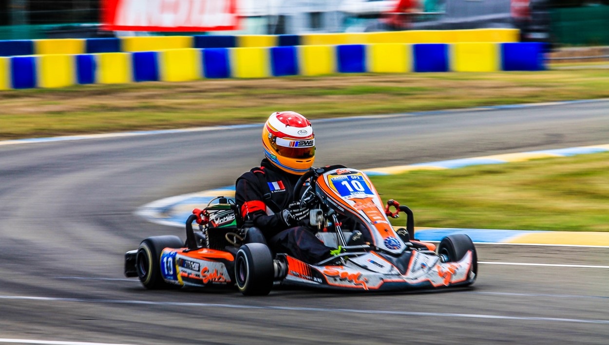 مسابقات کارتینگ (Kart racing)